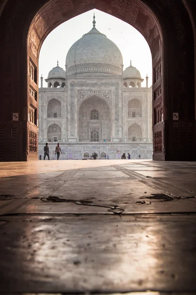 Vista de Taj Mahal da mesquita — Fotografia de Stock