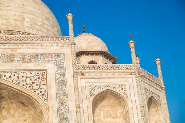 Blick auf den Taj Mahal von der Ostseite. — Stockfoto