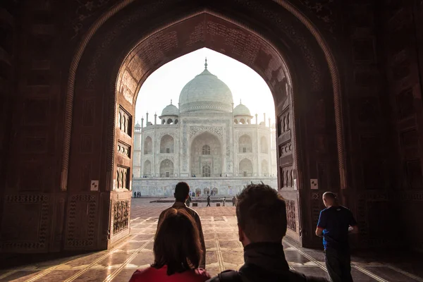 Taj Mahal od mešity — Stock fotografie