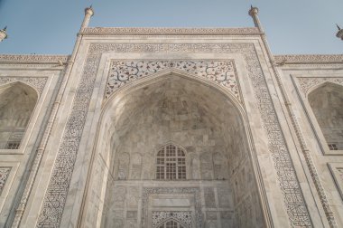 Taj Mahal'ın güney tarafına.
