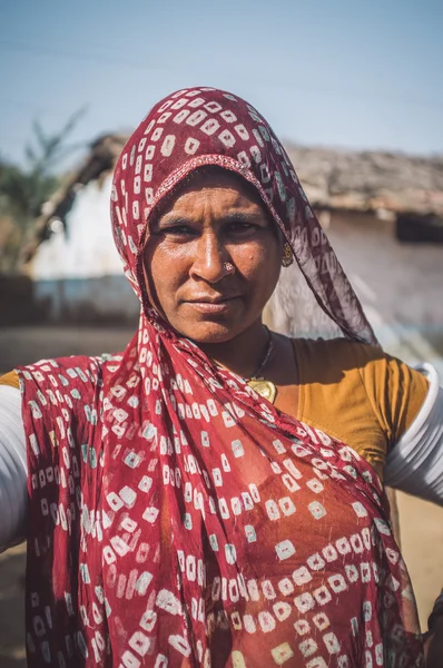 Rabari tribeswoman poses — Stock fotografie