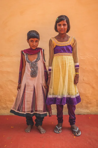 Two Indian girls pose — Stok fotoğraf