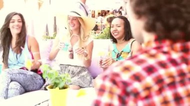 kokteyl içme arkadaşları