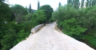 Krupa Nehri üzerinde köprü