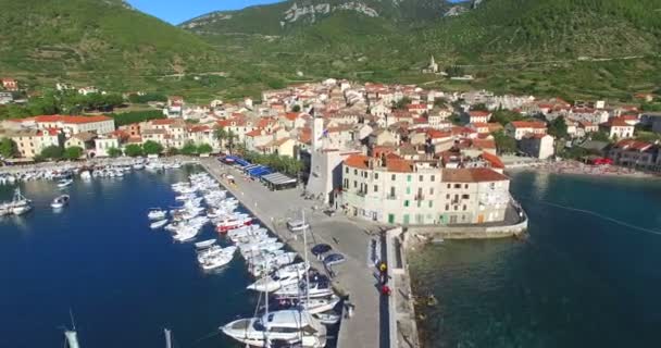 Croatian coastal town Komiza — Stock Video