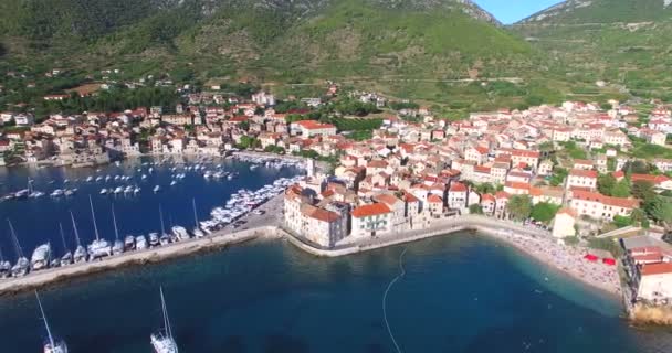 Croatian coastal town Komiza — Stock Video