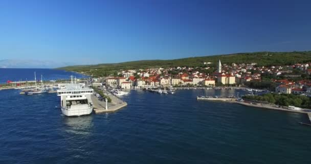 Supetar hafen auf insel brac — Stockvideo