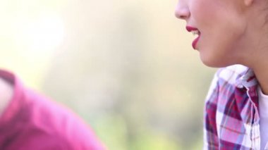 esmer kadının şarkı