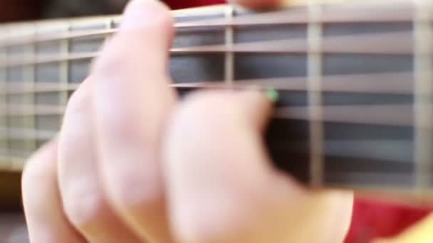 Hand playing classical guitar — Stock Video