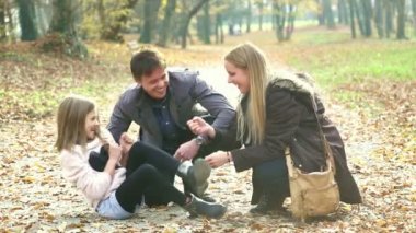 Oyun oynarken kızı ile anne