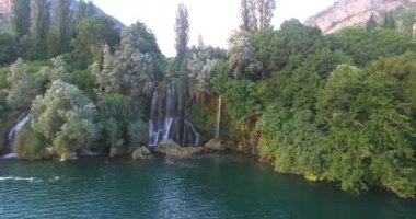 Roski tokat Krka Nehri üzerinde şelaleler
