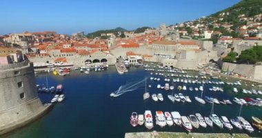 Fort St. Ivan ve Dubrovnik limanda