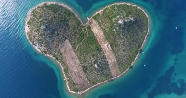 güzel küçük ada Galesnjak