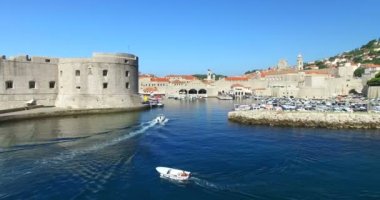 Fort St. Ivan ve Dubrovnik limanda