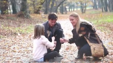 Oyun oynarken kızı ile anne