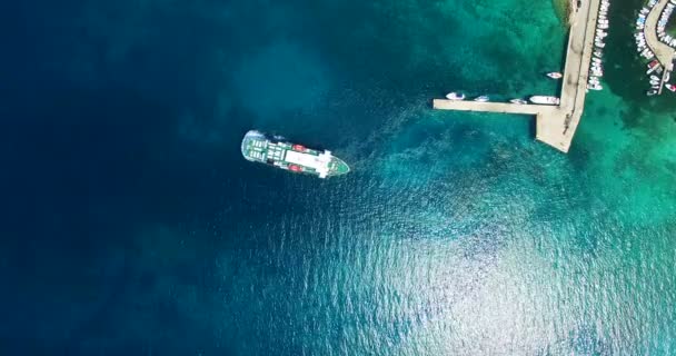 Ferry leaving port at Olib Island — Stock Video