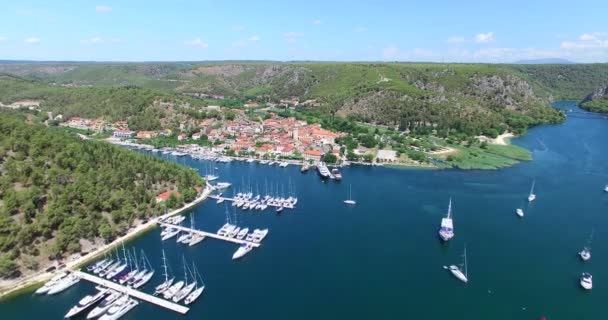 Port w mieście Skradin, Chorwacja — Wideo stockowe