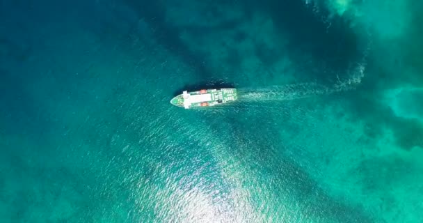 美しいアドリア海、クロアチアをフェリーします。 — ストック動画