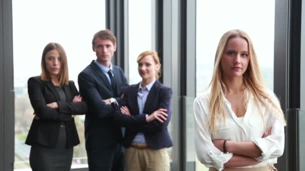 Blonde businesswoman and colleagues — Stock Video
