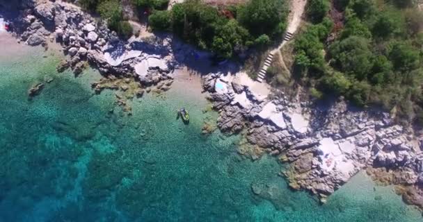 Tourists at Martinscica beach on Island of Cres — стокове відео