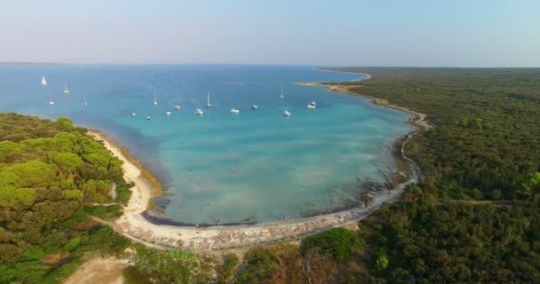 Пляж Слатиница на острове Олиб — стоковое видео