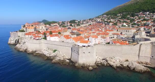 City walls in Dubrovnik — Stock Video