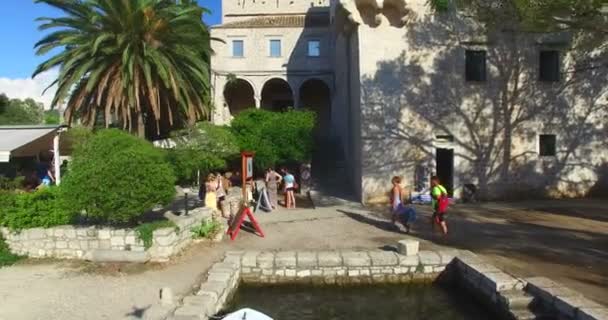 Turistas na ilha de Santa Maria — Vídeo de Stock