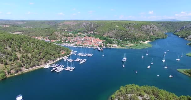 Port w mieście Skradin, Chorwacja — Wideo stockowe