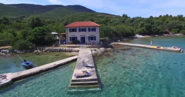 Pequeña bahía en la isla de Cres — Vídeos de Stock