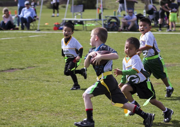 Een vlag Football Game voor 5 tot 6-jarigen — Stockfoto