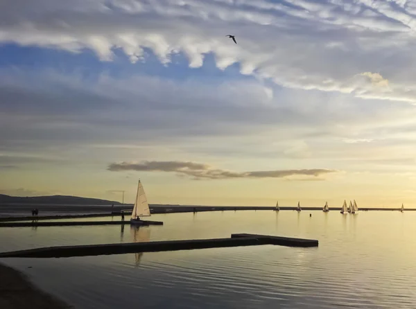 Een Marine-meer in de schemering, West Kirby — Stockfoto