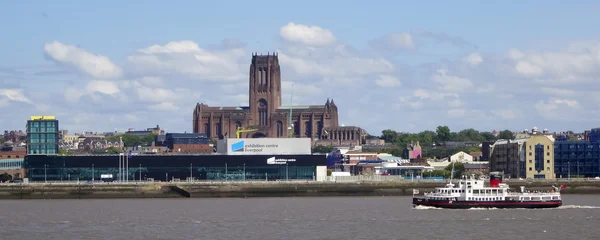 Liverpool ve mersey Nehri — Stok fotoğraf