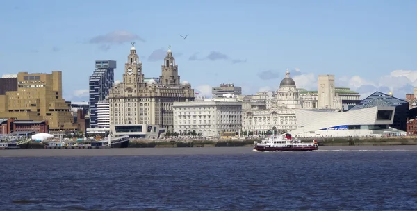 Liverpool ve mersey Nehri — Stok fotoğraf