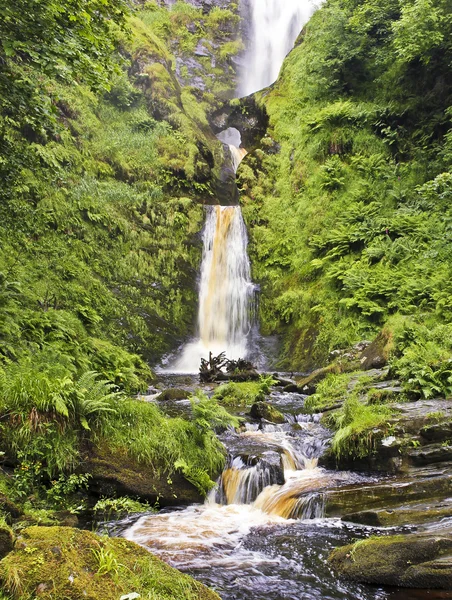 Pistyll Rhaeadr şelale, Galler görünümü — Stok fotoğraf