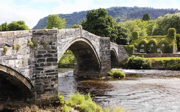 Een weergave van Pont Fawr en Tu Hwnt Ir Bont — Stockfoto