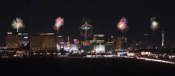 Utsikt över Las Vegas Strip fyrverkerier ser norr — Stockfoto