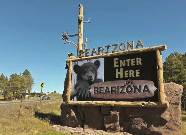 En entré tecken på Bearizona, Williams, Arizona — Stockfoto