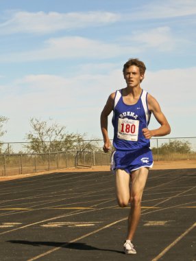 Bir Cross Country Runner bitirmek için kafaları