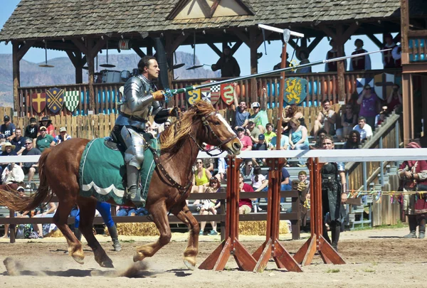 En Joust turnering på Arizona renässans Festival — Stockfoto