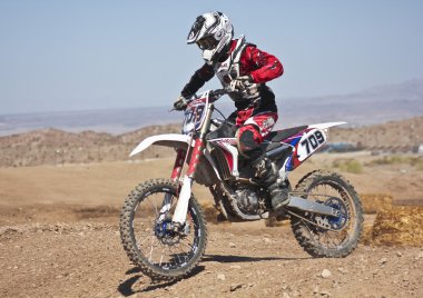 Motocross yarışçısı uygulamaları Sara Park'ta yakından