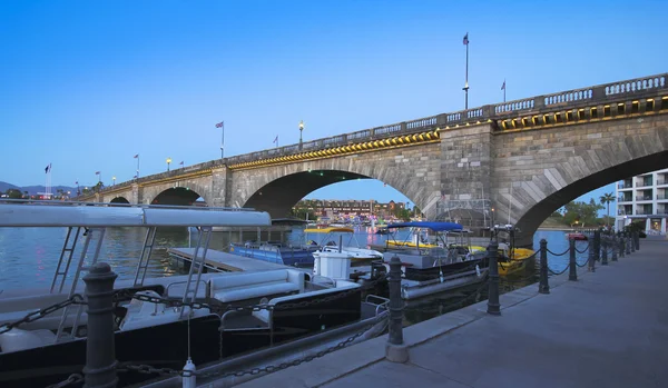 A London Bridge at Twilight, Lake Havasu City — Stockfoto