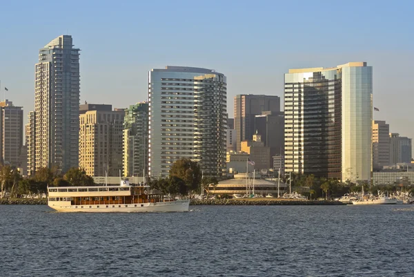Вид на залив Сан-Диего, Хай-Спиритс и центр города — стоковое фото
