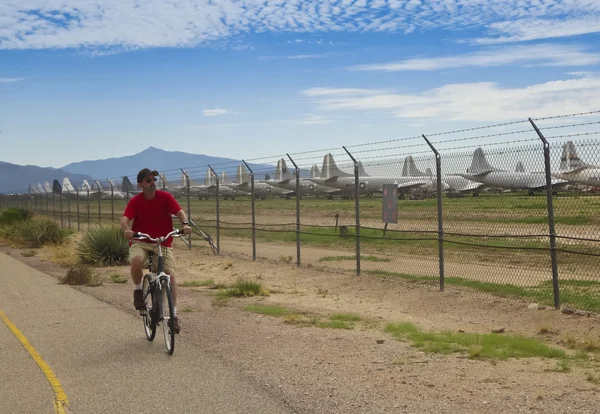 Bikeway letectví, Tucson a Davis Monthan hřbitově — Stock fotografie