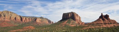 Sedona'nın kırmızı bir görünümünü oluşumları kayalar