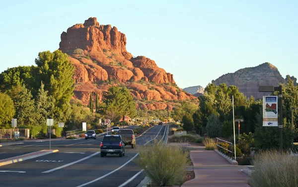 Una escena de la calle de la mañana de Oak Creek Village — Foto de Stock