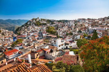 Meksika, Latin Amerika'da Texco geleneksel sömürge şehir panoramik görünümü.