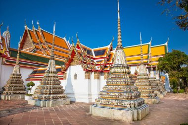 Wat Pho da yatan Buda Tapınağı bilinen ilk sınıftan bir Bangkok on böyle tapınaklarda ve 23 Tayland Kraliyet bir tapınaktır.