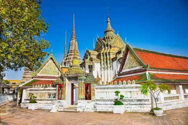  Wat Pho da yatan Buda Tapınağı bilinen ilk sınıftan bir Bangkok on böyle tapınaklarda ve 23 Tayland Kraliyet bir tapınaktır.