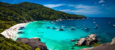 Andaman Denizi, Tayland 'daki Similan Adası' nda tropik plaj.