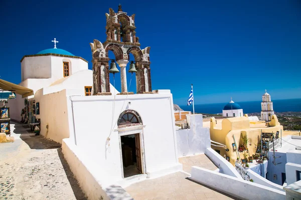 Santorini Grecia Giugno 2016 Chiesa Nel Centro Del Villaggio Greco — Foto Stock